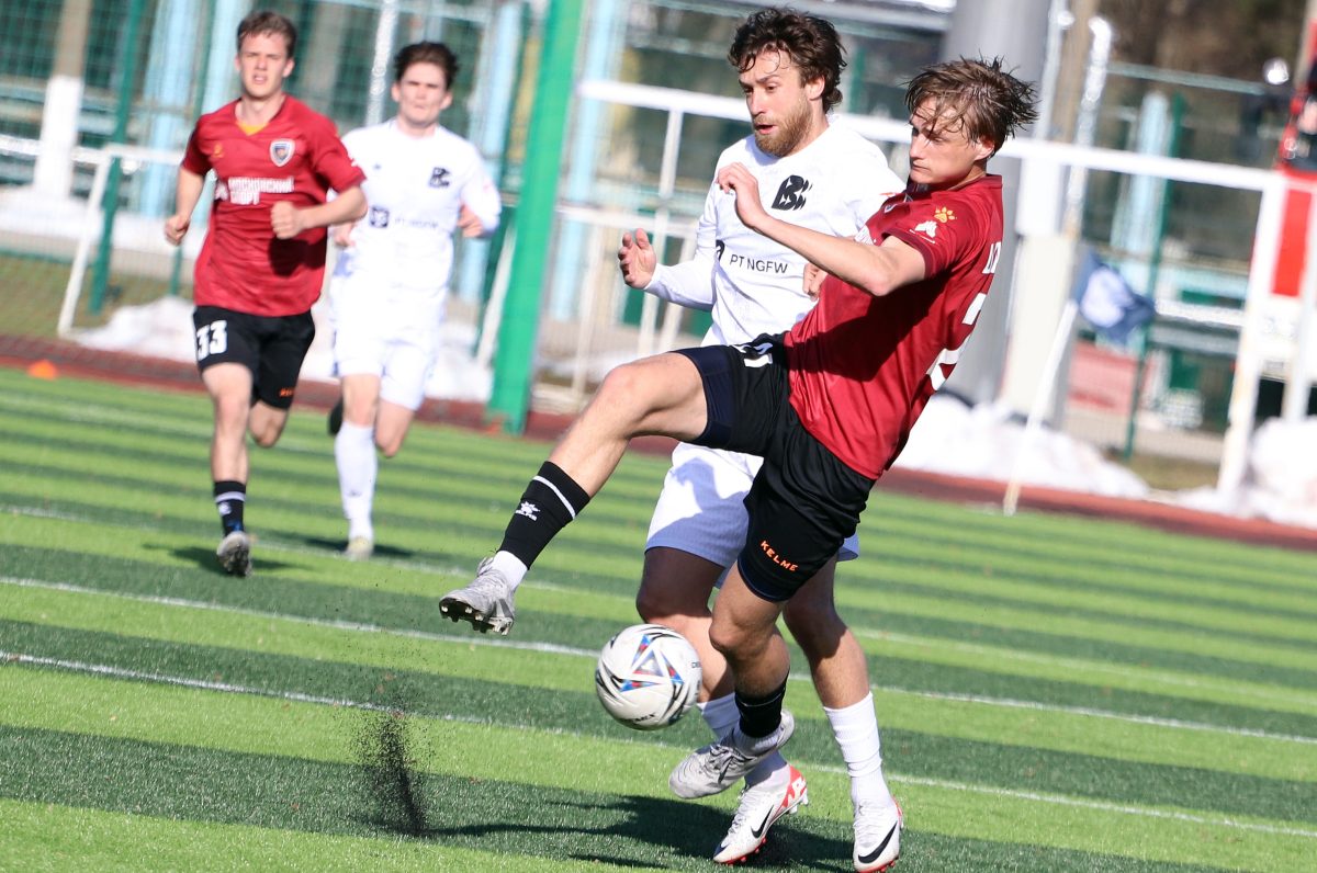 Четвёртую победу подряд одержали футболисты нижегородской «Волны»